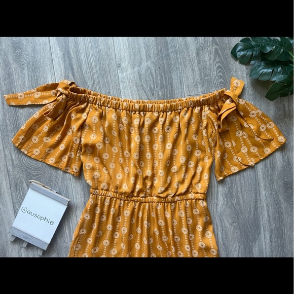 AUW boho off the shoulder cropped wide leg jumpsuit in golden yellow. Size 6 - Picture 10 of 13